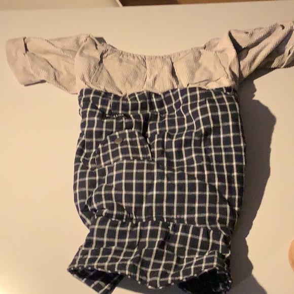 CLOTHING - Picture 6 of 16